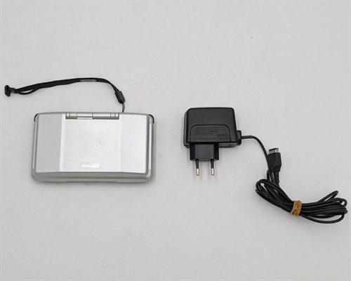 Nintendo DS - Platinum Silver - Console - SNR NEH10329334 (B Grade) (Used)